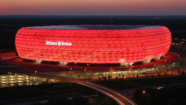 Sân vận động Allianz Arena đẹp lung linh