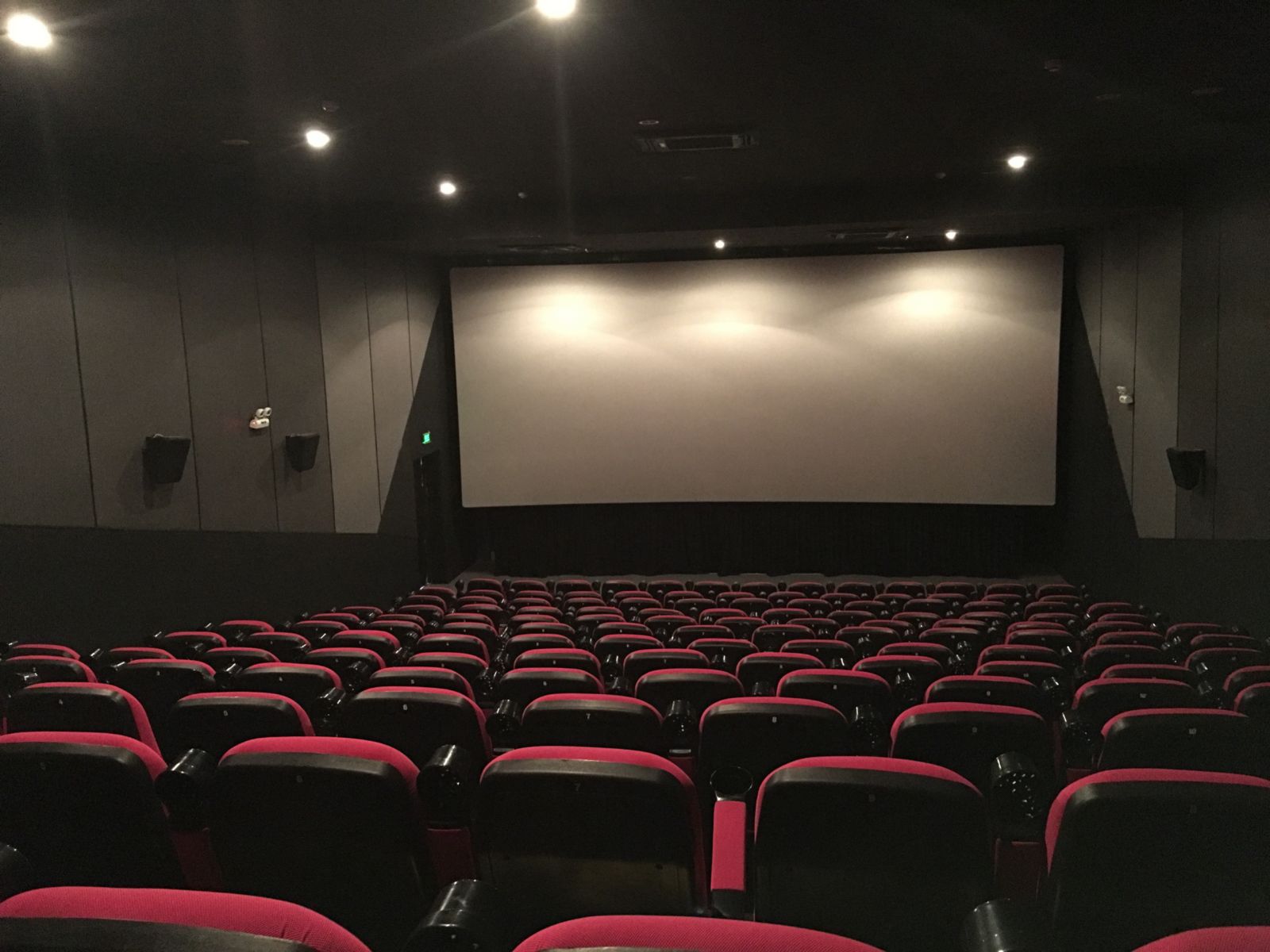 Cận cảnh  rạp chiếu phim đẹp nhất Pleiku - Touch Cinema